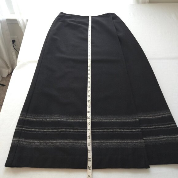 Eddie Bauer Black Skirt with Gray Accents - Picture 11 of 13